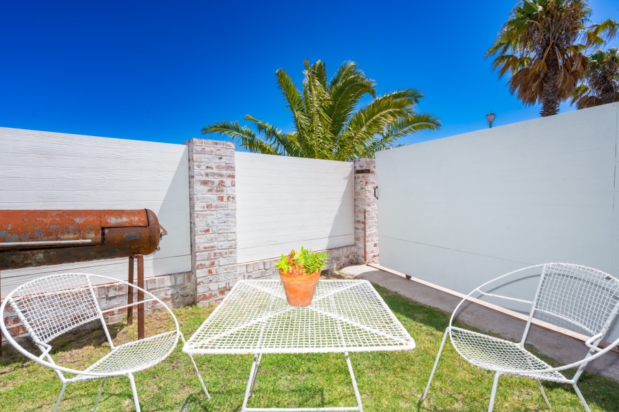 4 Bedroom Property for Sale in Middedorp Western Cape